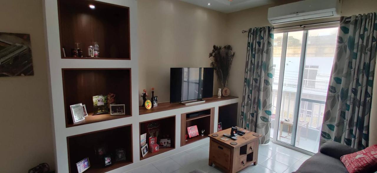 Very Bright Well Kept Apartment マルサスカーラ エクステリア 写真